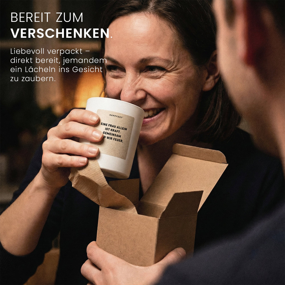 Duftkerze - Eine Frau allein ist Kraft. Gemeinsam sind wir Feuer. - Happysoy®