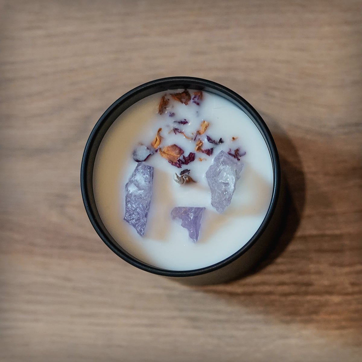 KARMA - Duftkerze mit Amethyst und Rosenblättern - Alycia Marie x Happysoy - Happysoy®