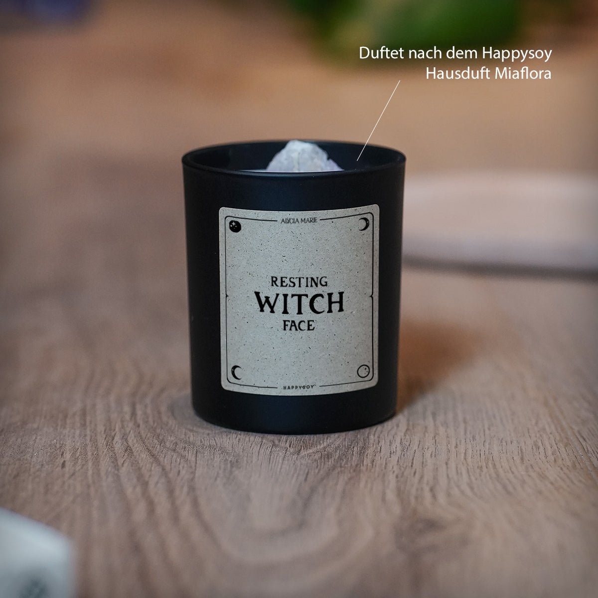 Resting Witch Face - Duftkerze mit Amethyst und Rosenblättern - Alycia Marie x Happysoy - Happysoy®